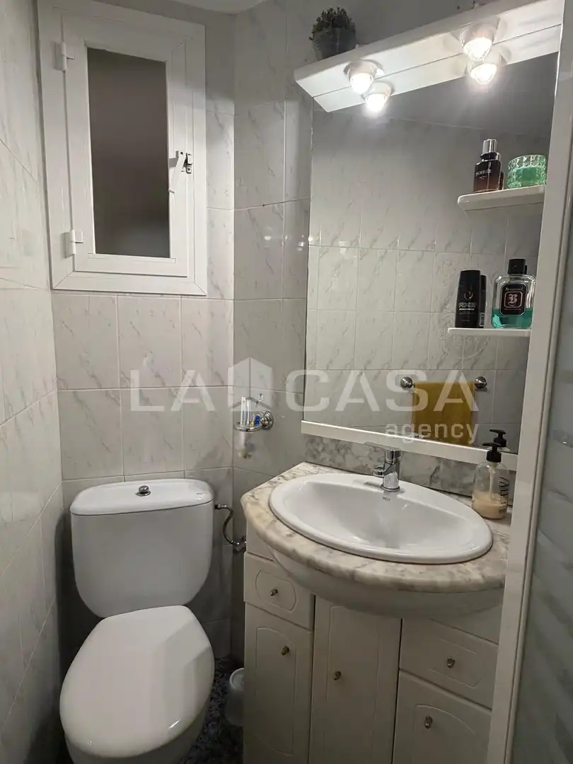 Bathroom of Flat for sale in Santa Coloma de Gramenet
