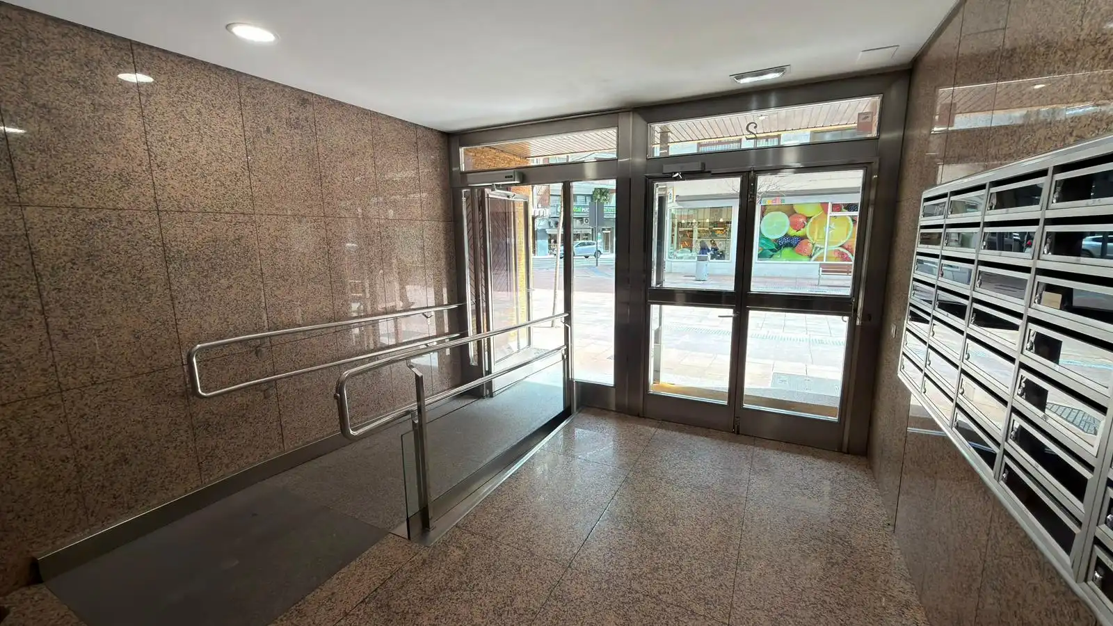 Pis amb ascensor en venda a Calle Ramiro Valbuena 2, imagen 4