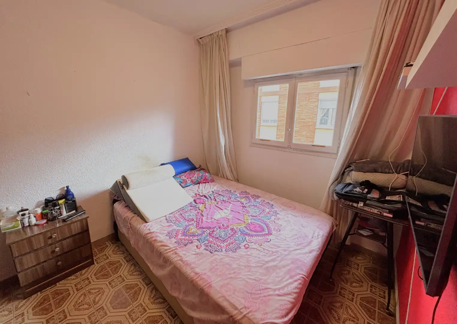 Habitación de Piso en venta en Castellón de la Plana / Castelló de la Plana con Aire acondicionado, Amueblado y Balcón