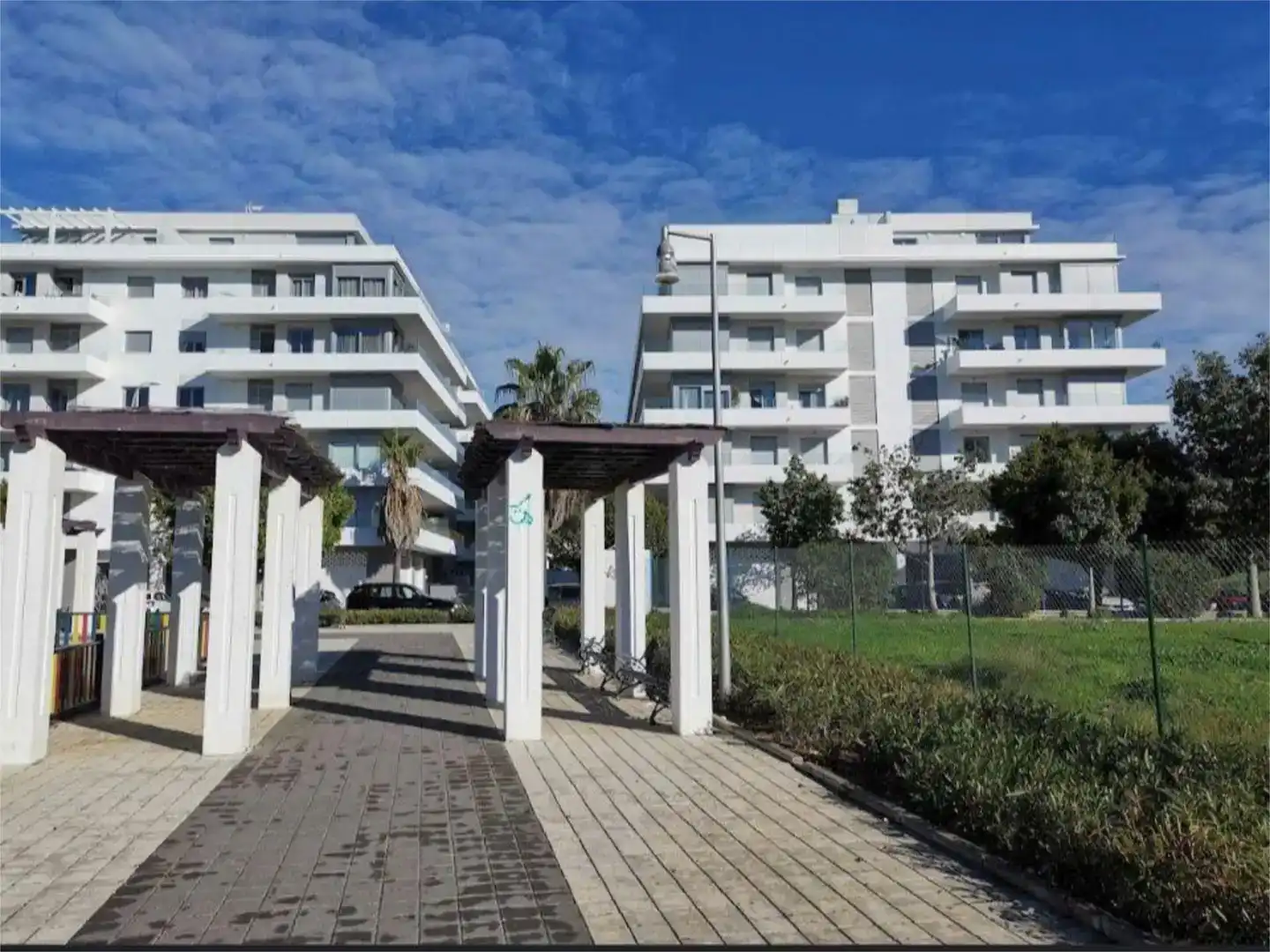 Vista exterior de Piso en venta en Marbella con Aire acondicionado, Parquet y Trastero