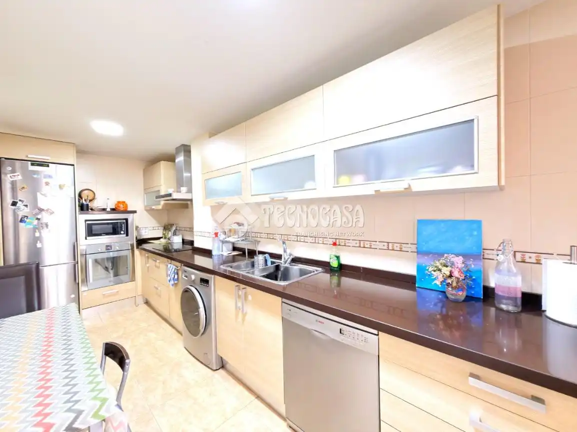 Cocina de Piso en venta en Cuenca con Calefacción, Parquet y Trastero