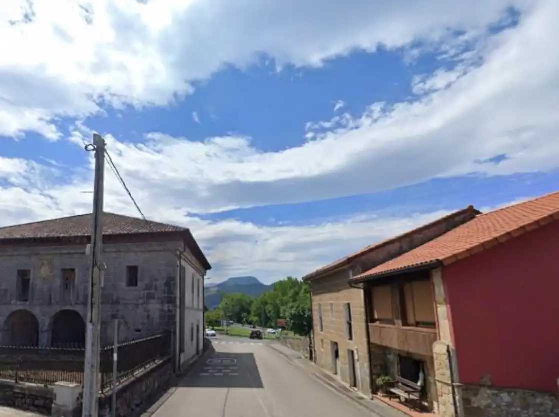 Vista exterior de Pis en venda en Rasines