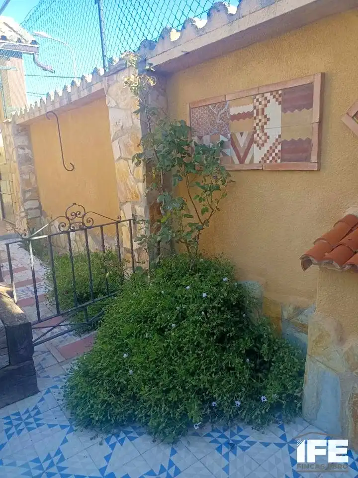 Casa o xalet en venda en Luceni amb Aire condicionat, Calefacció i Jardí privat