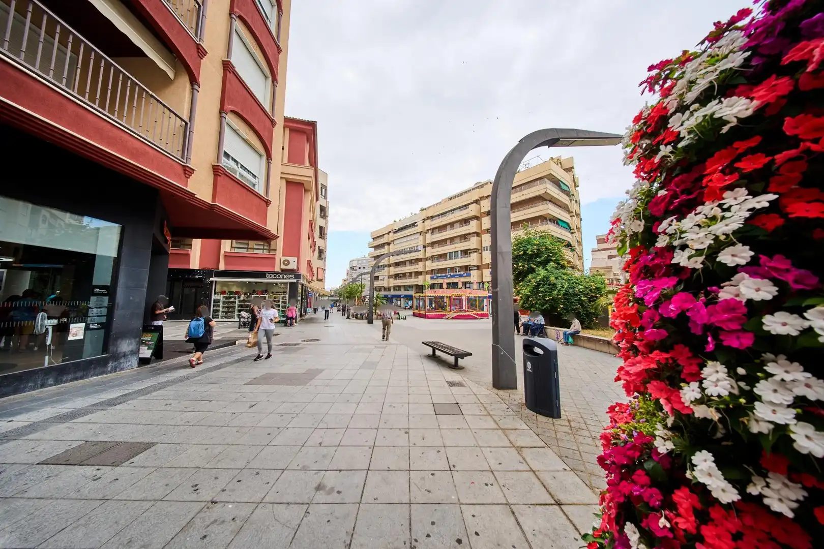 Vista exterior de Pis en venda en Motril amb Terrassa