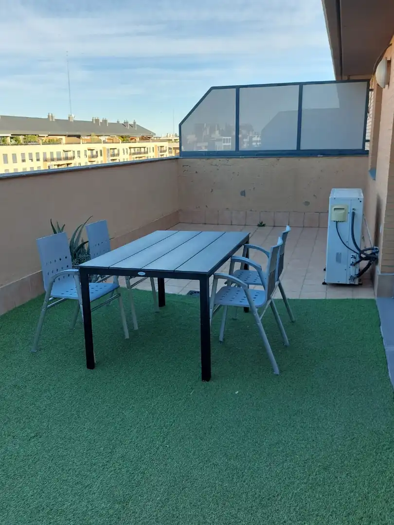 Terrasse von Dachboden zur Miete in Valencia mit Klimaanlage, Privatgarten und Terrasse