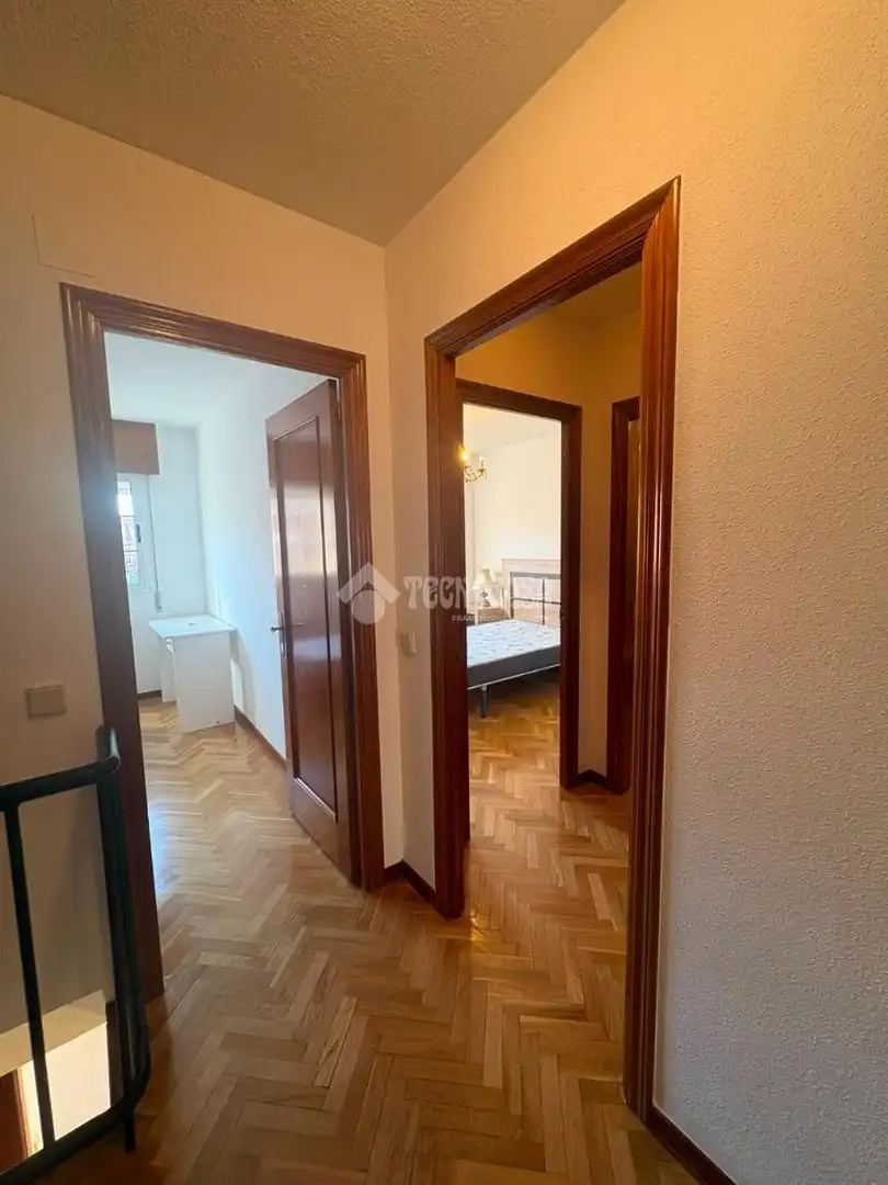 Dormitori de Casa adosada en venda en Valladolid amb Calefacció i Parquet