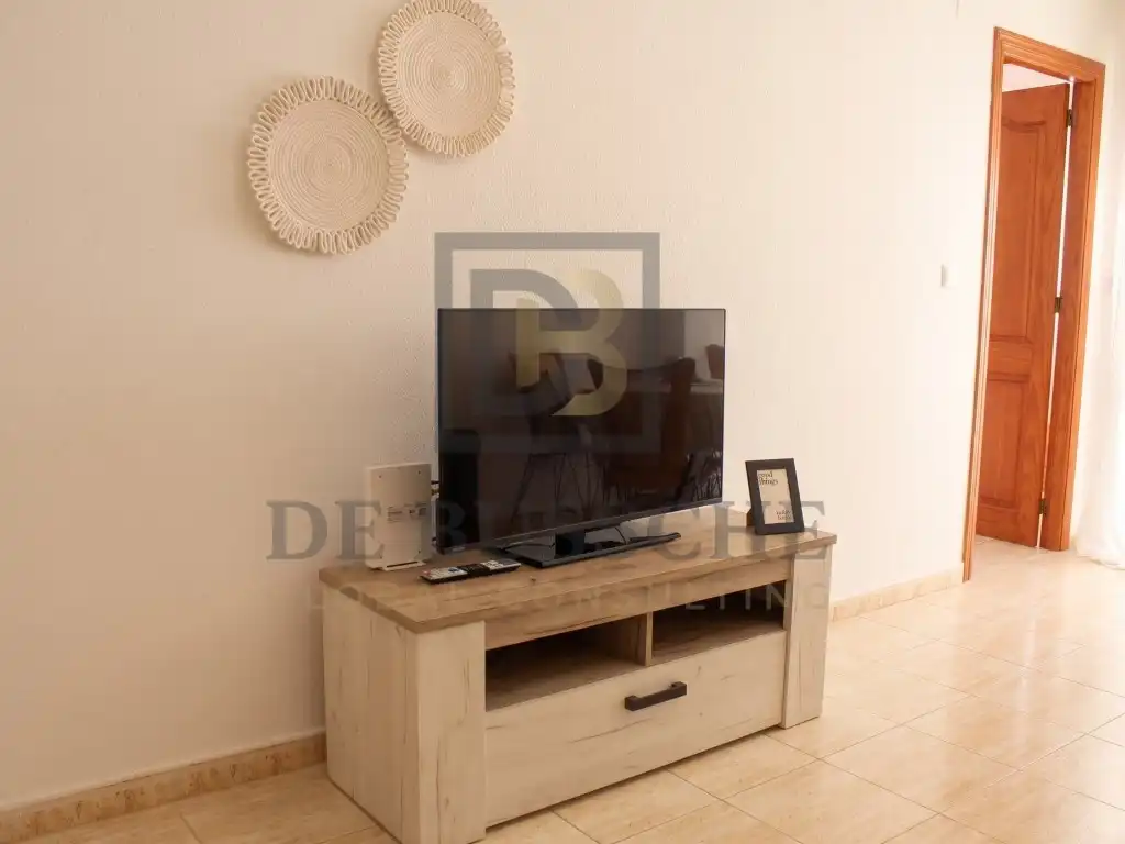 Sala de estar de Piso de alquiler en Torrevieja con Piscina, Amueblado y Lavadora