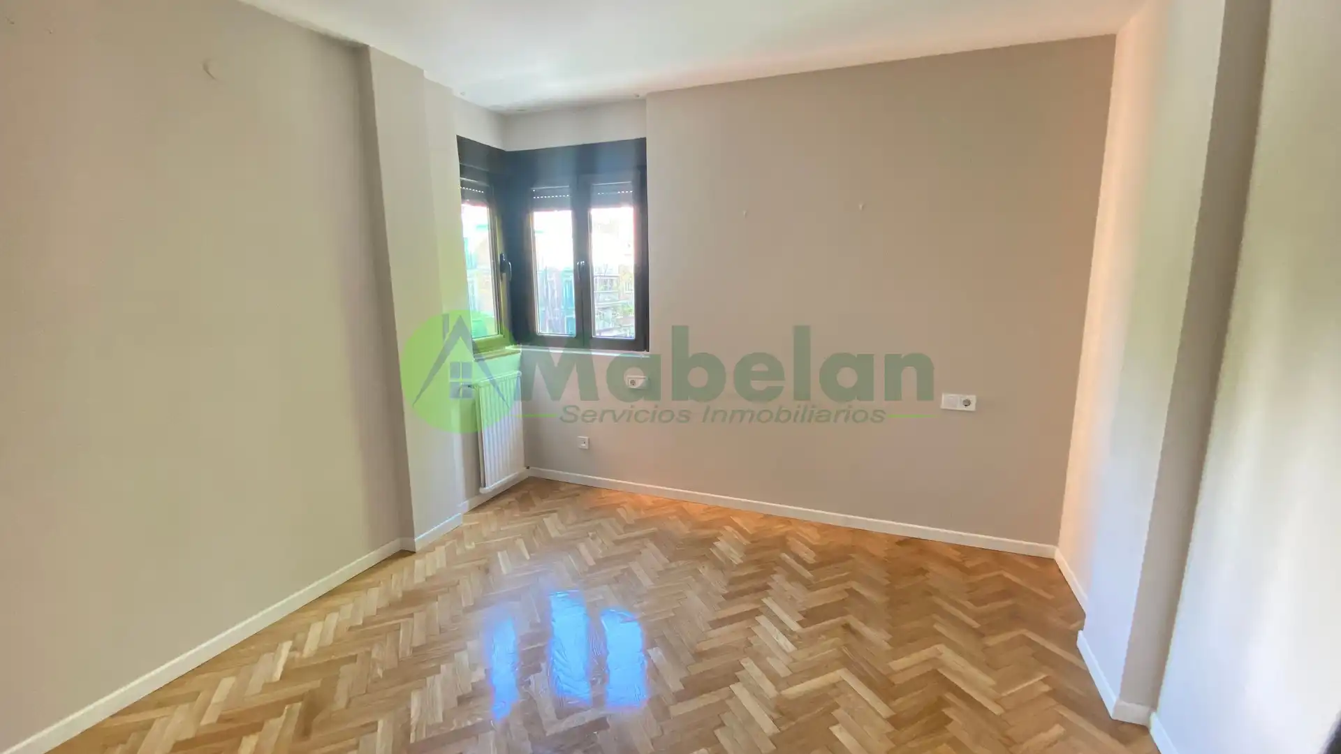 Habitación de Piso de alquiler en Madrid con Calefacción y Piscina comunitaria