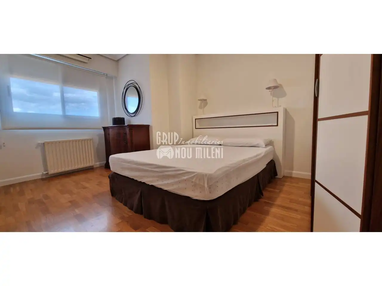 Dormitori de Dúplex de lloguer en Valencia amb Aire condicionat, Jardí privat i Parquet