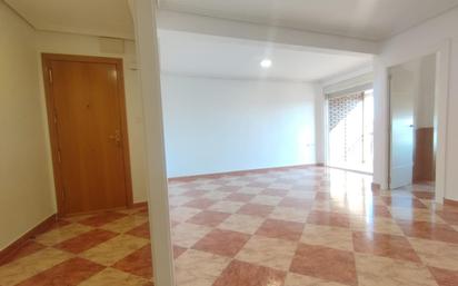 Flat for sale in  Valencia Capital  with Balcony