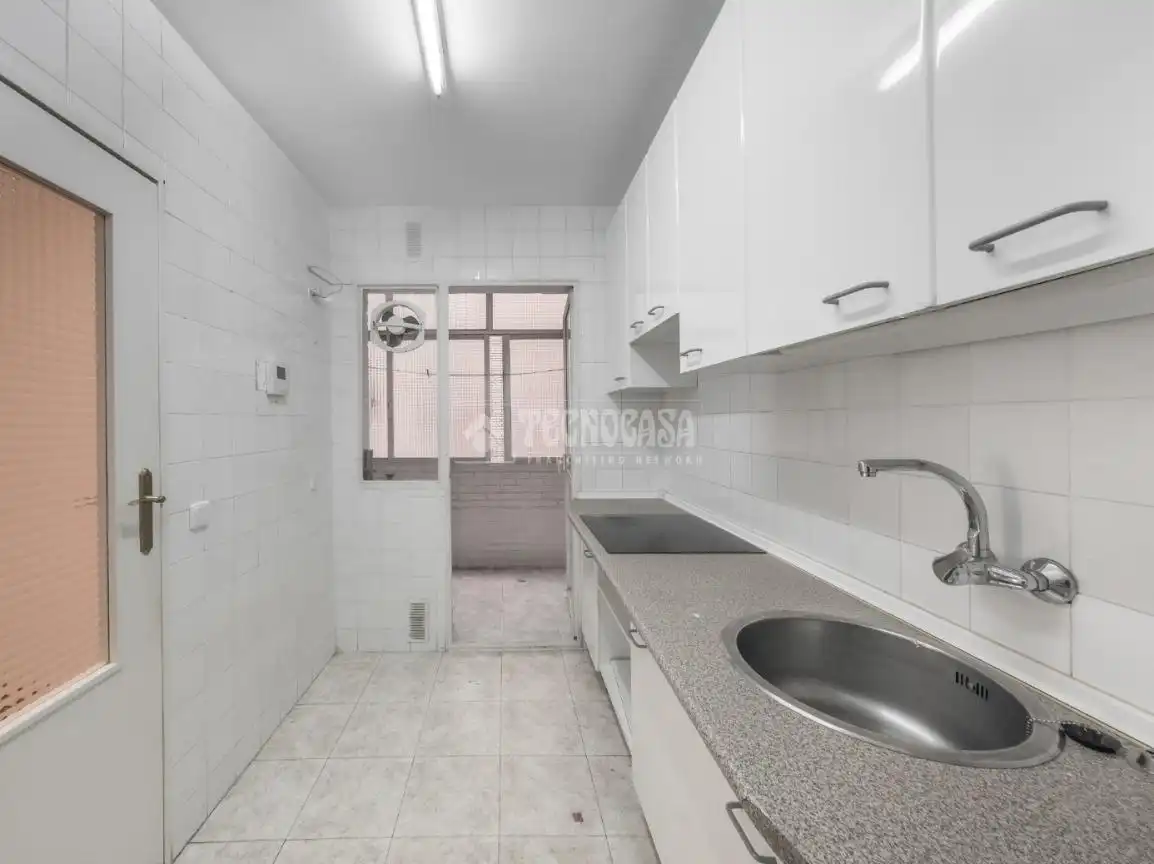 Cocina de Piso en venta en Madrid con Calefacción, Parquet y Terraza