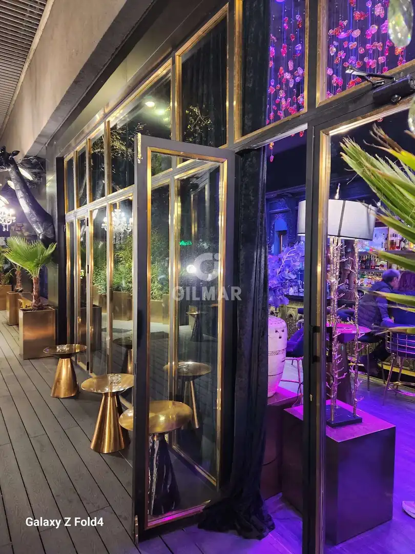 Terraza de Local en venta en Madrid con Calefacción