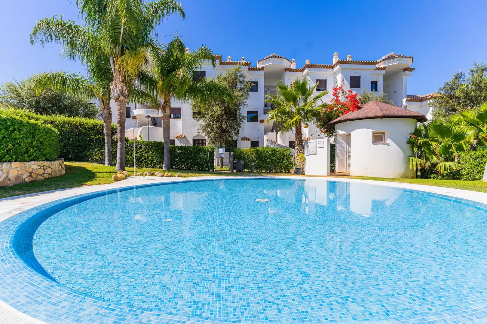 Apartment with pool for sale in La Barrosa, imagen 13