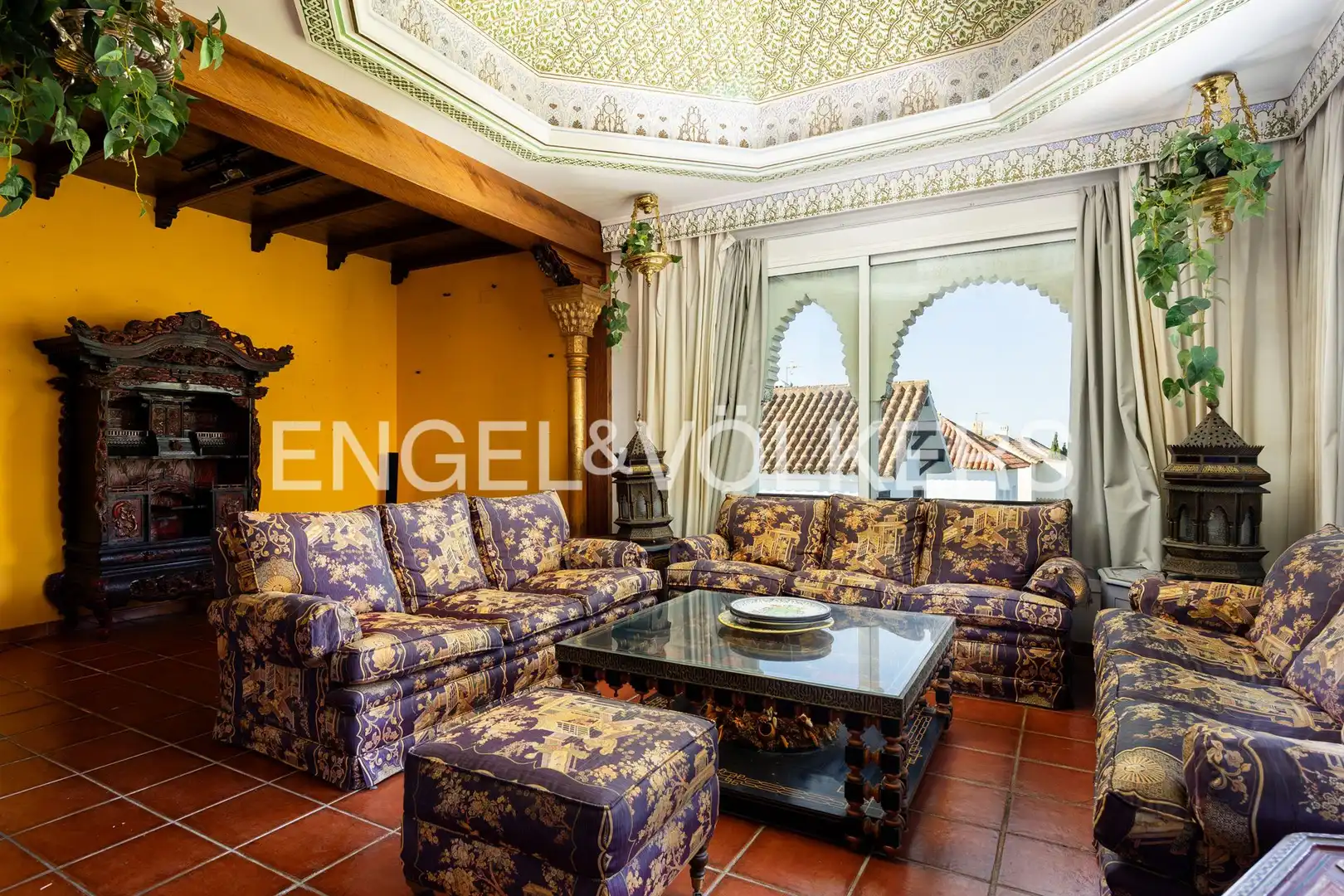 Sala d'estar de Casa o xalet en venda en Sanlúcar de Barrameda amb Calefacció, Jardí privat i Terrassa
