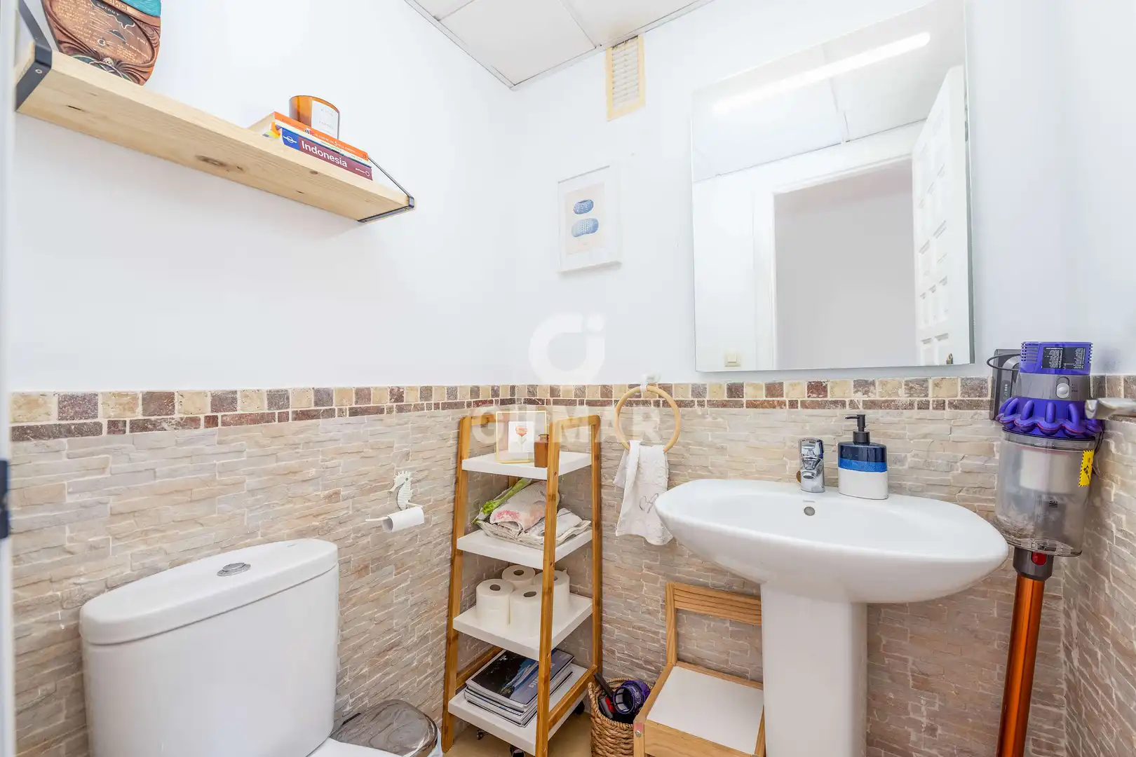 Badezimmer von Einfamilien-Reihenhaus zum Verkauf in Tarifa mit Heizung, Privatgarten und Schwimmbad