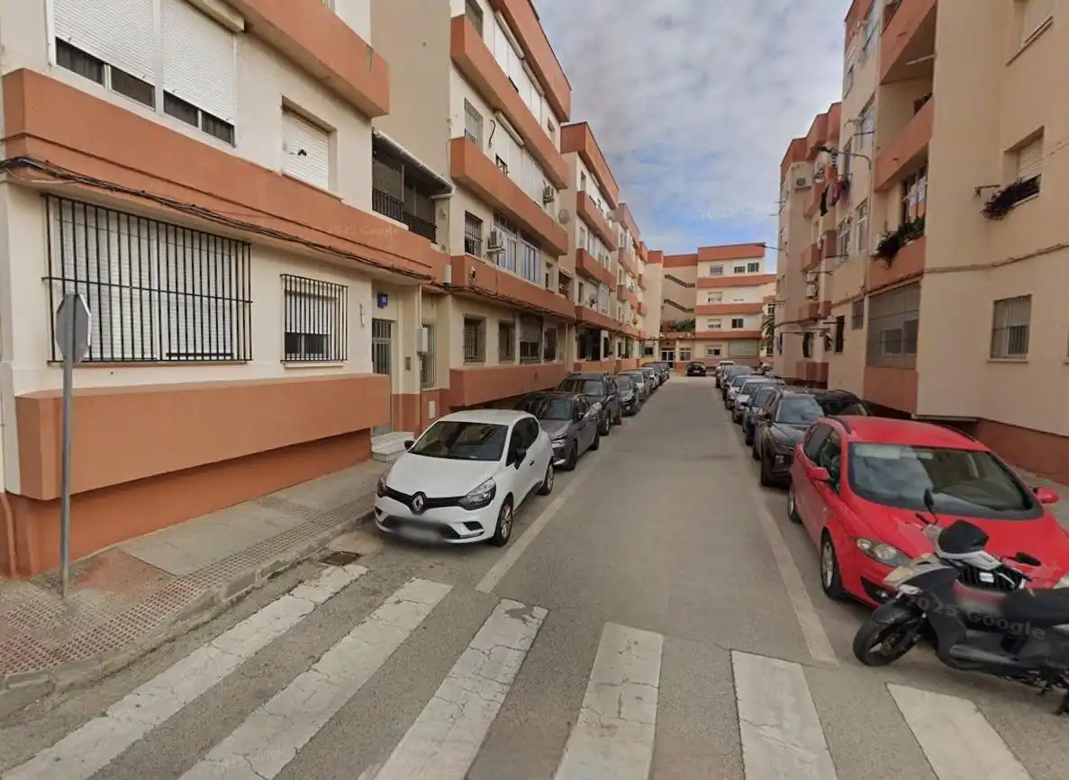 Außenansicht von Wohnung zum Verkauf in Chiclana de la Frontera mit Privatgarten