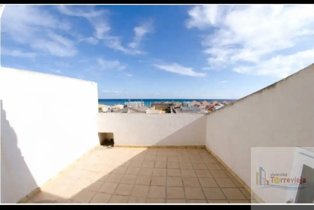 Terraza de Ático en venta en Torrevieja con Aire acondicionado, Terraza y Piscina comunitaria