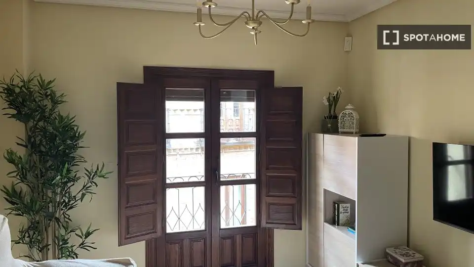 Apartamento para compartir en Alcalá de Henares con Aire acondicionado, Terraza y Amueblado