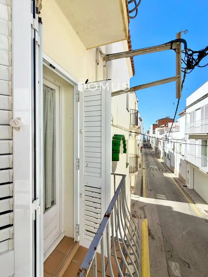 Terrasse von Wohnung zur Miete in L'Escala mit Klimaanlage, Heizung und Terrasse