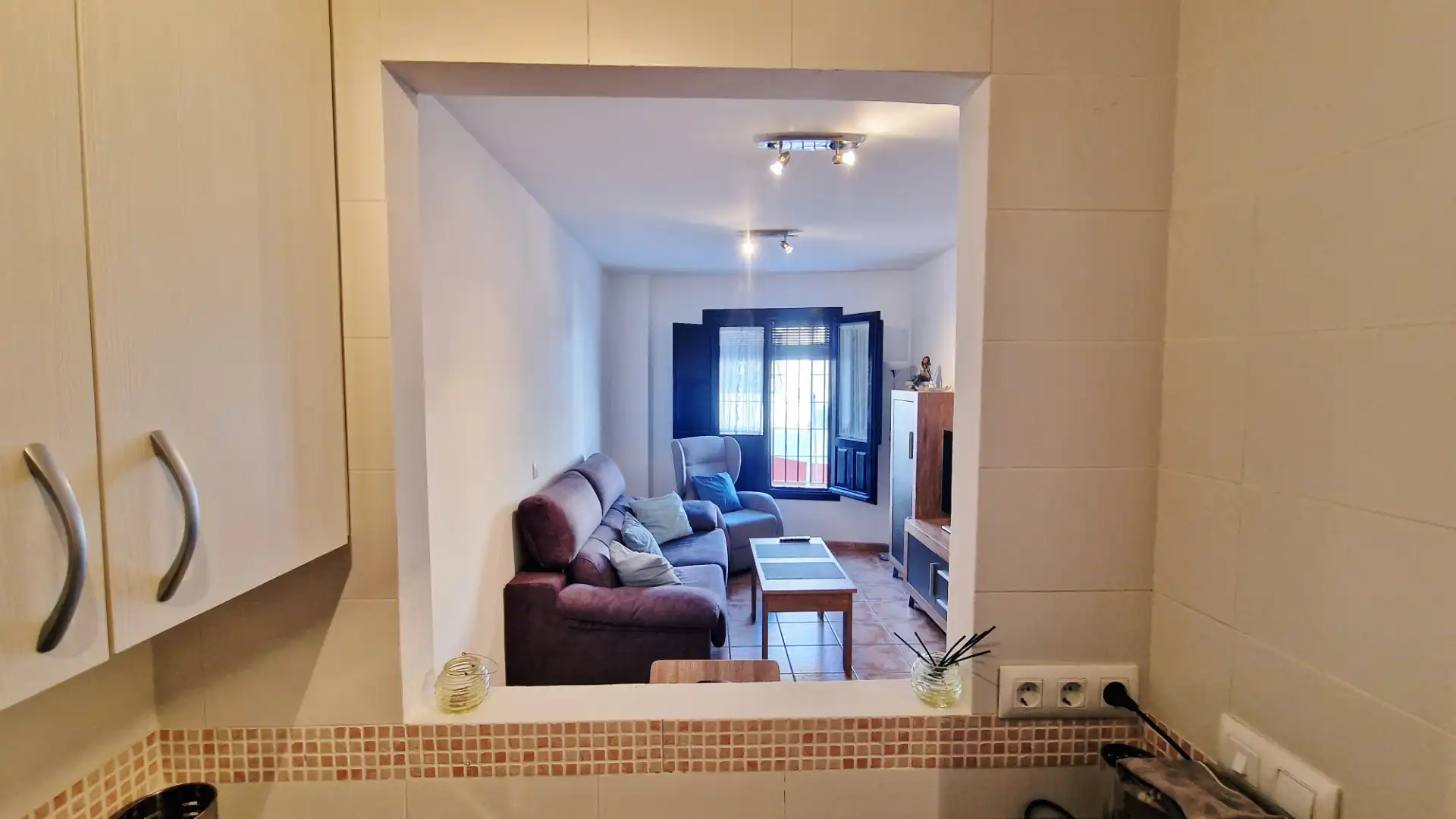Sala d'estar de Apartament en venda en Vélez de Benaudalla amb Moblat, Forn i Rentadora