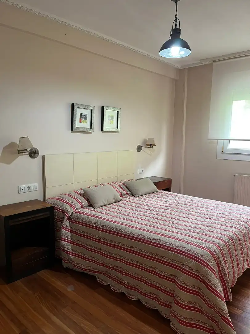Schlafzimmer von Wohnung zur Miete in Castro-Urdiales mit Heizung, Möbliert und Gemeinschaftspool