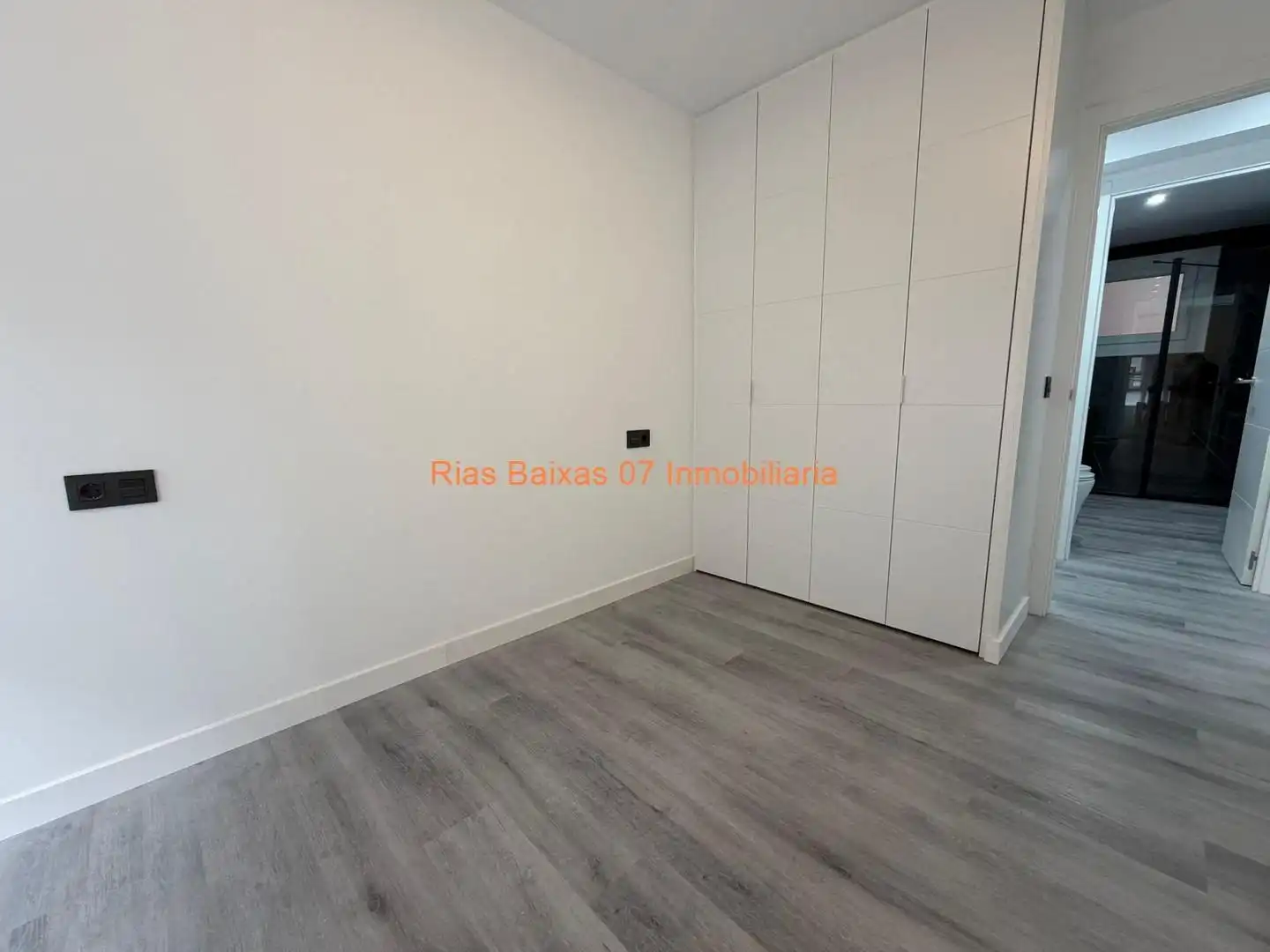 Piso en venta en Vigo  con Calefacción, Terraza y Trastero