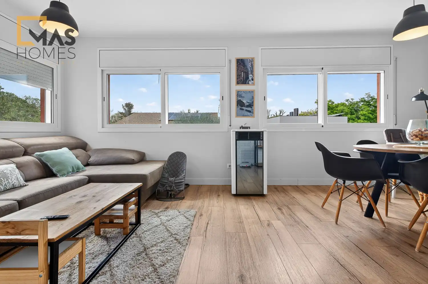 Living room of Duplexes for sale in Sant Cugat del Vallès  with Air Conditioner, Heating and Private garden