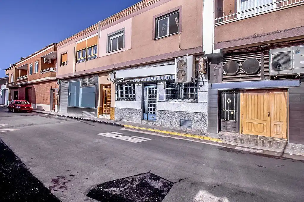 Vista exterior de Local en venta en Valdepeñas