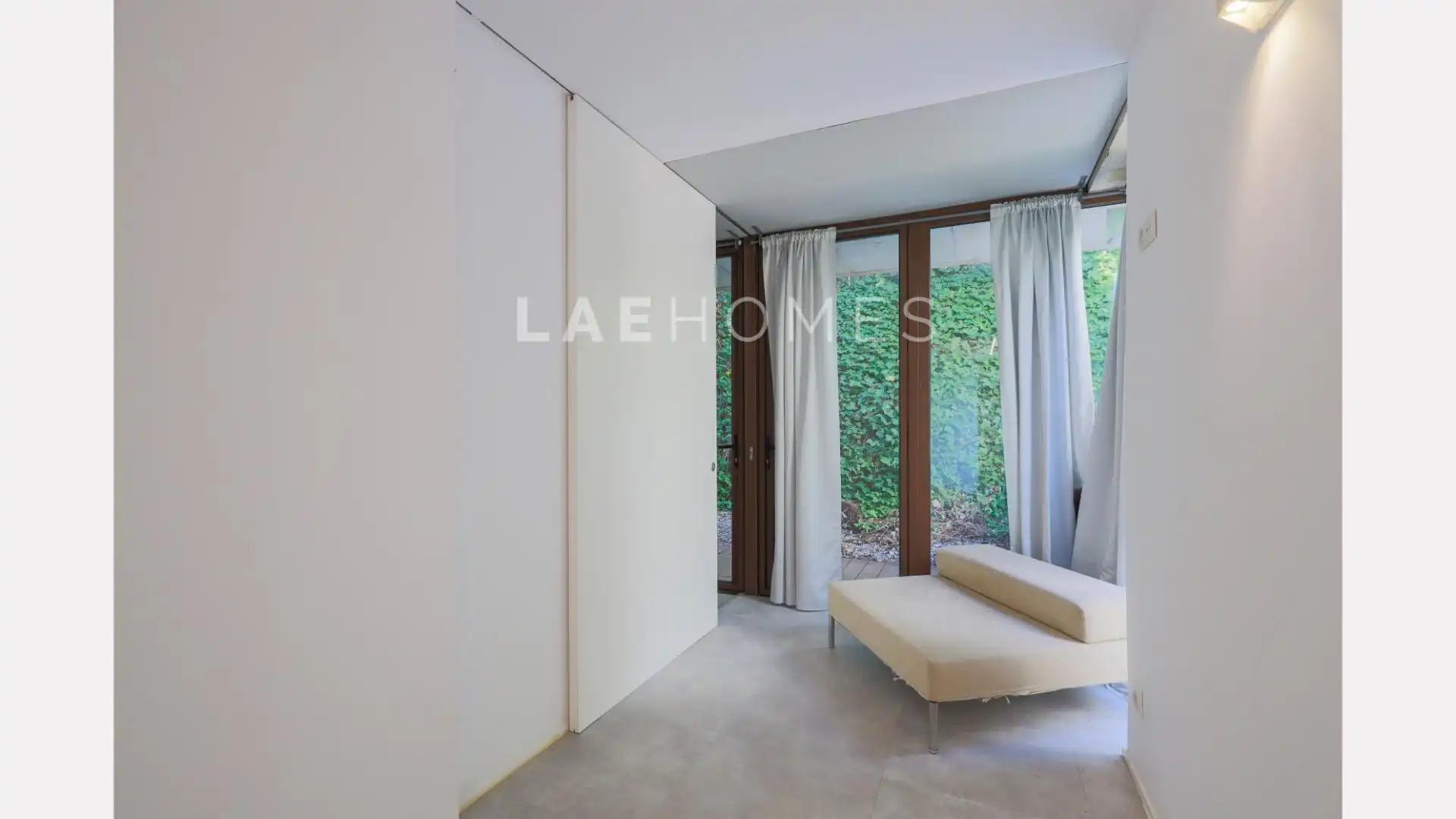Vista exterior de Casa o chalet en venta en Sant Cugat del Vallès con Aire acondicionado, Calefacción y Jardín privado