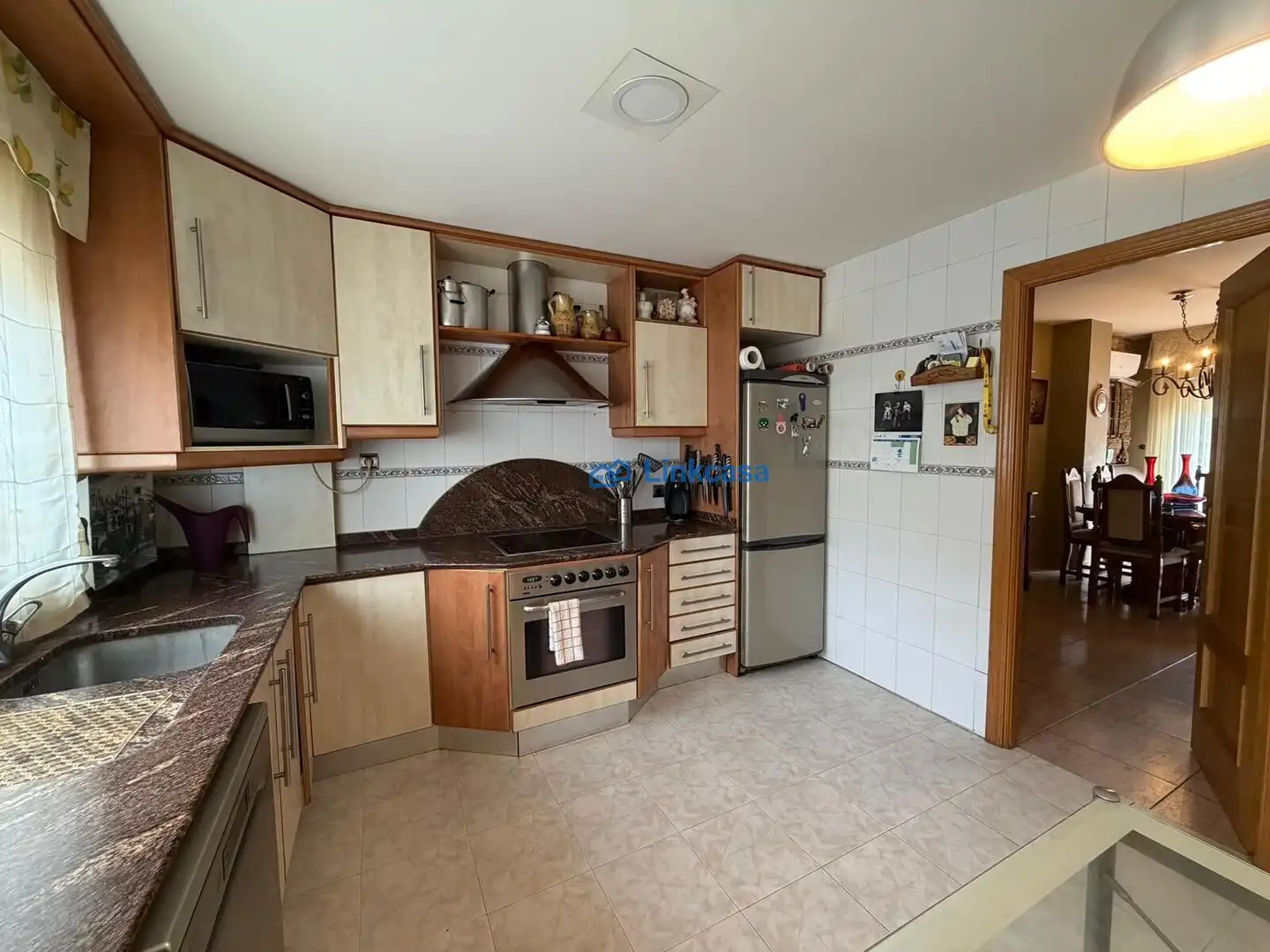 Cocina de Casa adosada en venta en Velilla de San Antonio con Aire acondicionado, Calefacción y Jardín privado