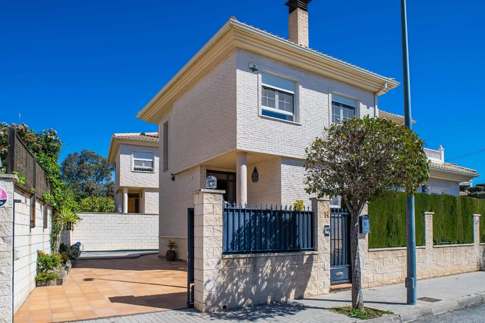 Vista exterior de Casa o chalet en venta en Elda con Aire acondicionado, Calefacción y Jardín privado