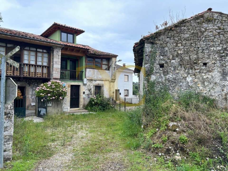 Casa adosada en venda en Llanes amb Calefacció, Jardí privat i Terrassa