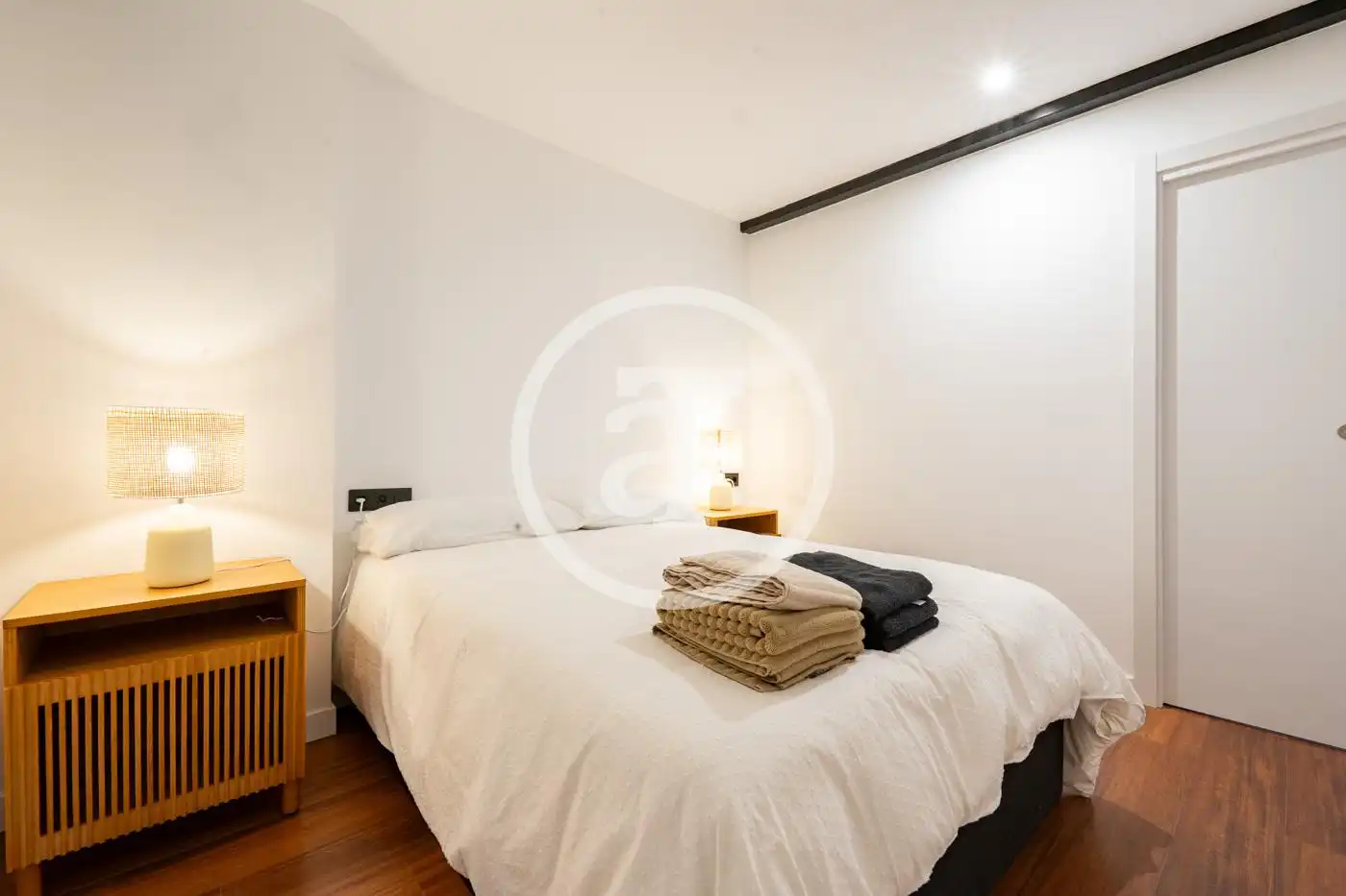 Dormitori de Dúplex de lloguer en Madrid amb Aire condicionat, Calefacció i Moblat