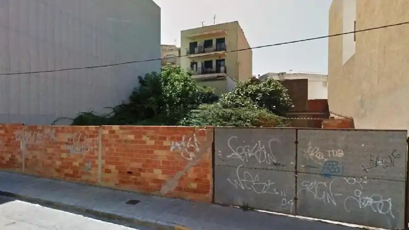 Terreno residencial en venta en Carrer de Pere Badia