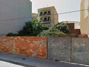 Terreno residencial en venta en Carrer de Pere Badia