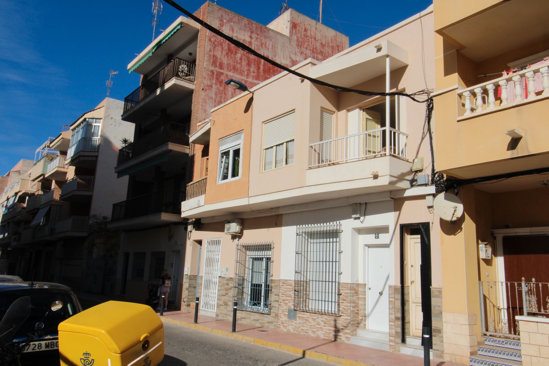 Vista exterior de Pis en venda en Torrevieja amb Moblat i Balcó