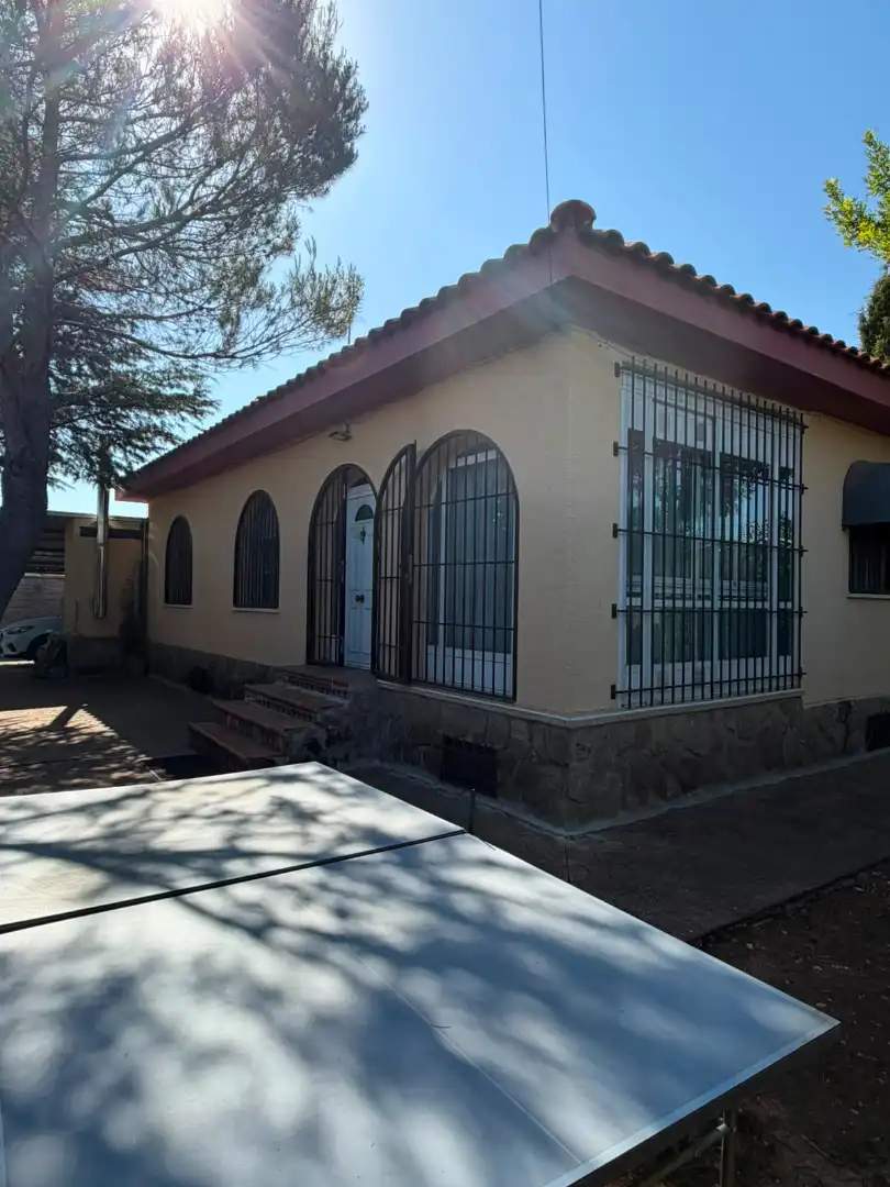Vista exterior de Casa o chalet en venta en Nuevo Baztán con Calefacción, Jardín privado y Terraza