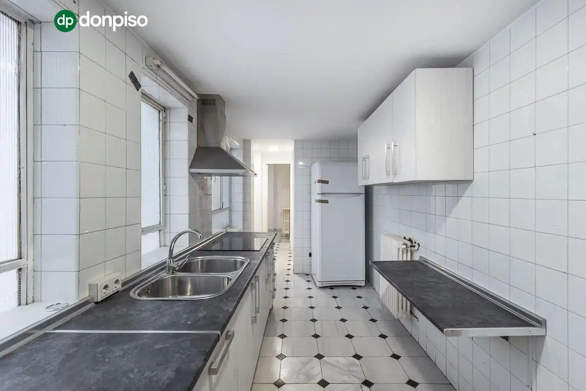 Küche von Wohnung zum Verkauf in Granada