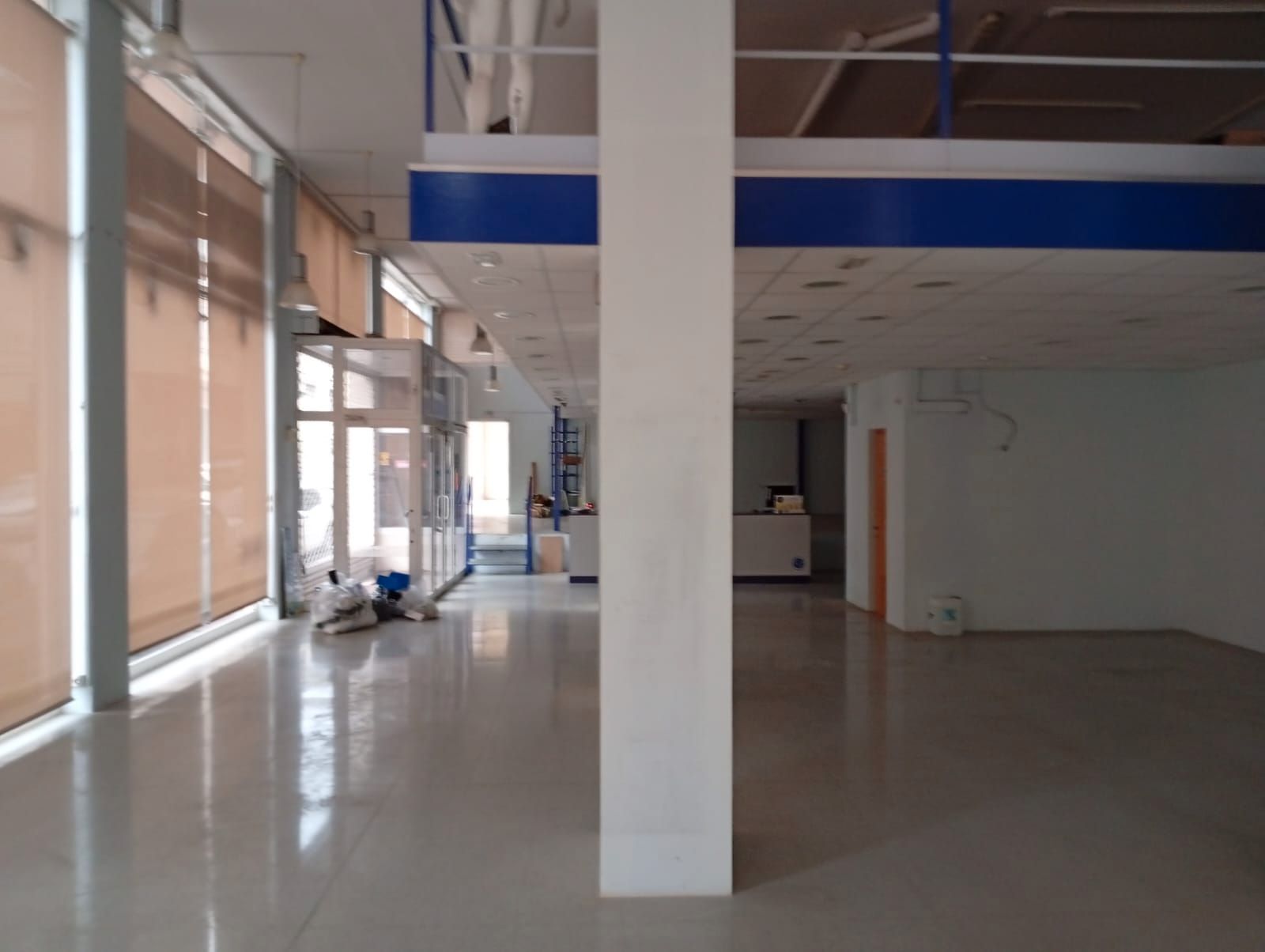 Local en venta en Sant Sadurní d'Anoia con Aire acondicionado, Calefacción y Alarma