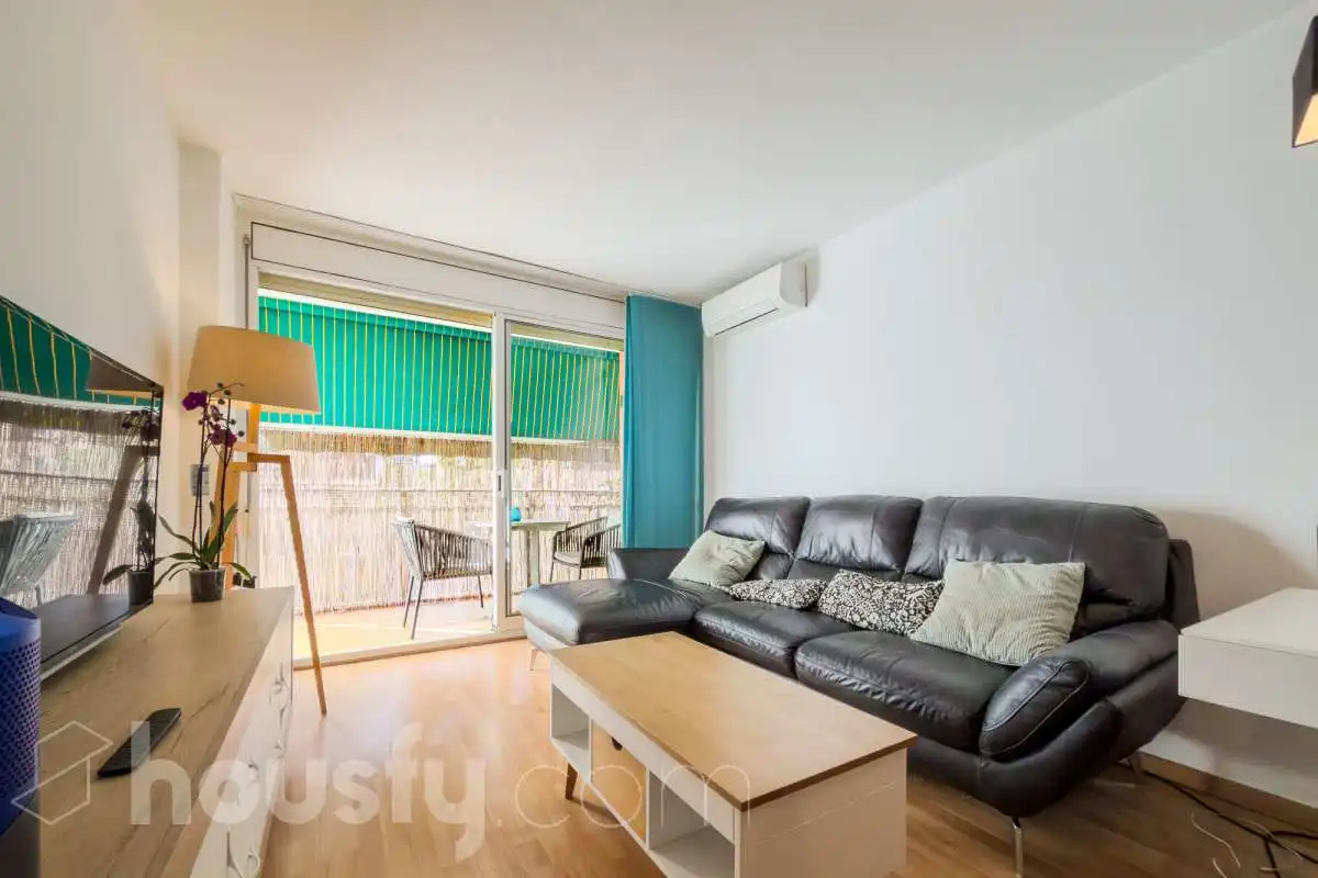 Living room of Flat for sale in Barcelona  with Air Conditioner, Parquet flooring and Terrace