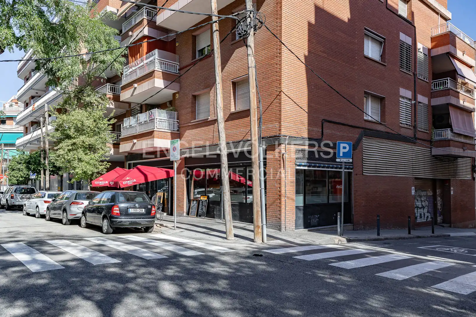 Vista exterior de Local de lloguer en Barcelona amb Terrassa