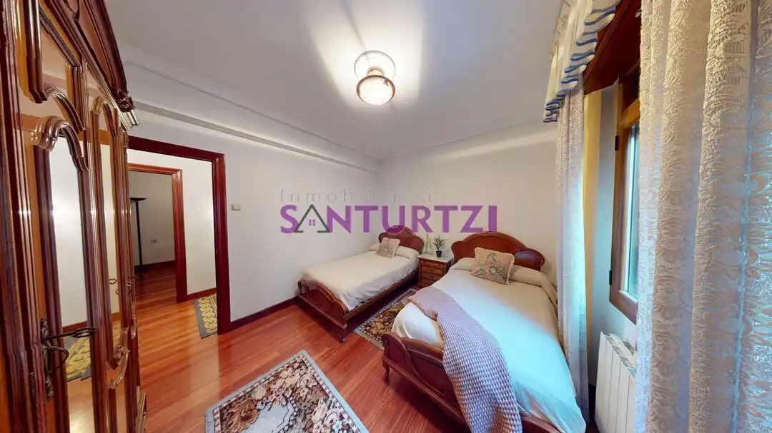 Bedroom of Flat for sale in Santurtzi   with Heating