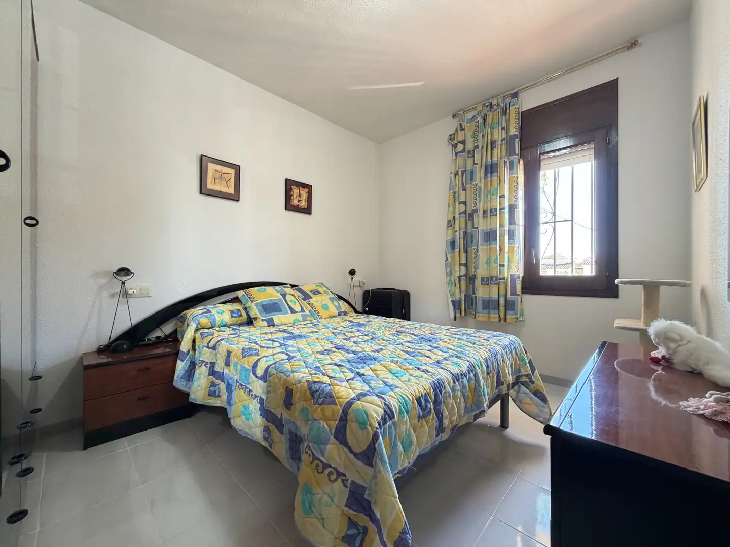 Dormitori de Apartament en venda en Empuriabrava amb Aire condicionat, Terrassa i Moblat