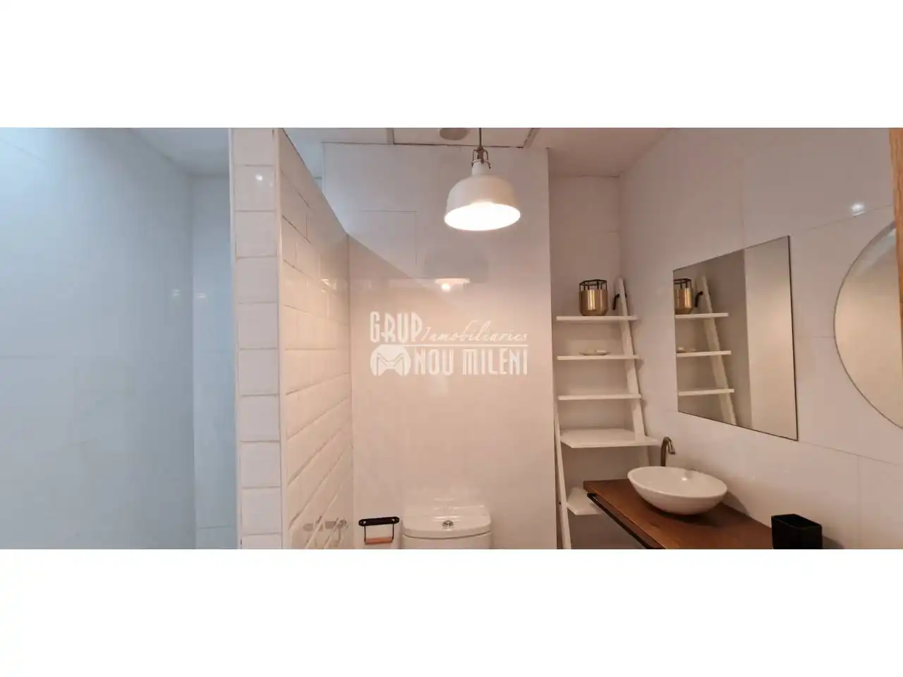 Bathroom of Flat for rent in Silla  with Air Conditioner, Heating and Parquet flooring