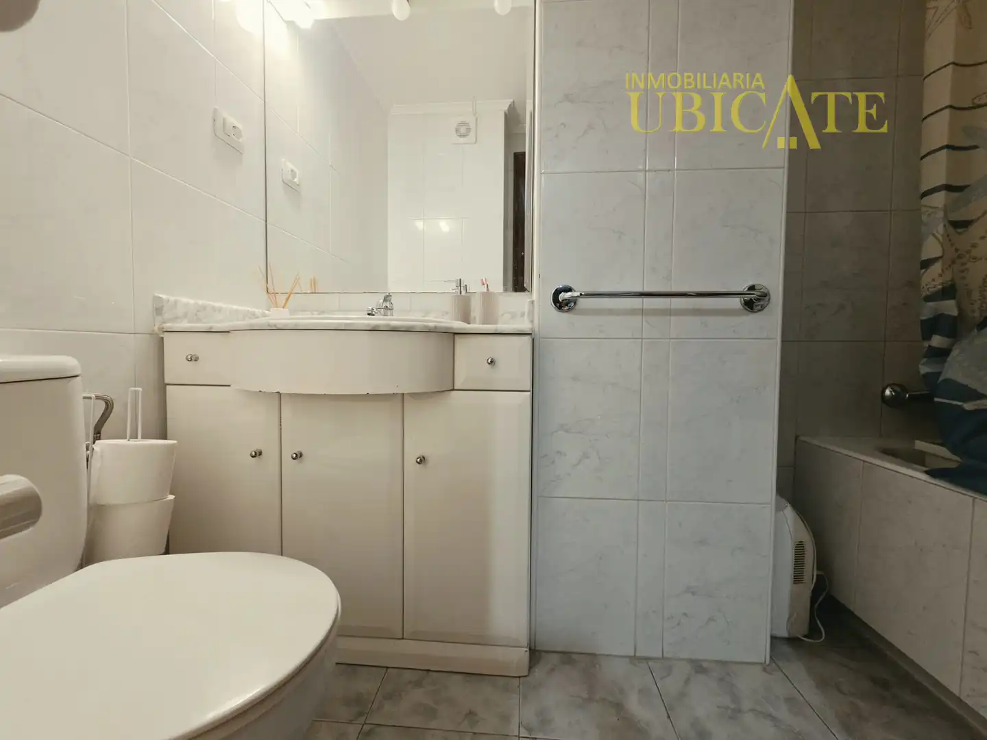Baño de Piso en venta en Castro-Urdiales con Calefacción, Parquet y Trastero