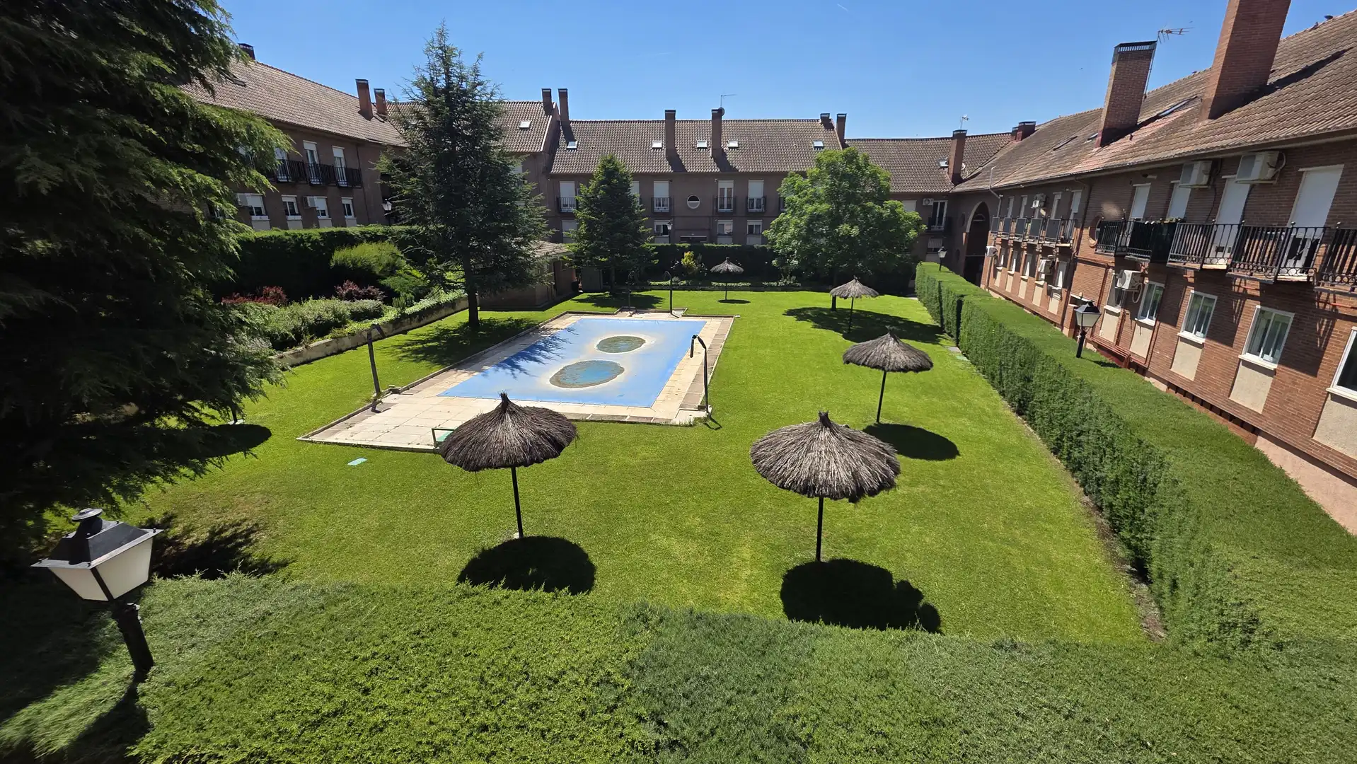 Jardín de Dúplex en venta en Ajalvir con Piscina y Piscina comunitaria