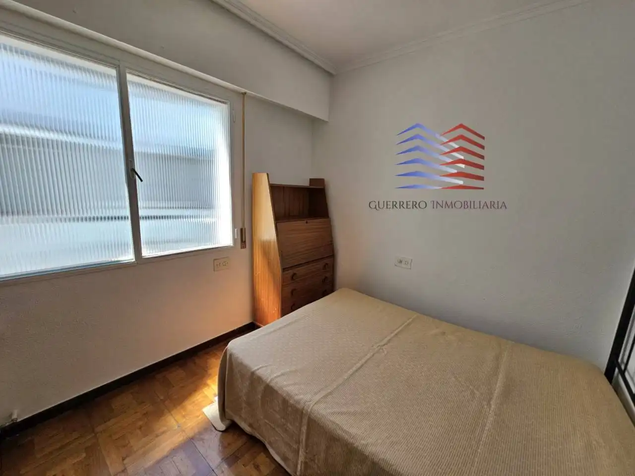 Habitación de Piso de alquiler en Ourense Capital  con Calefacción, Parquet y Trastero