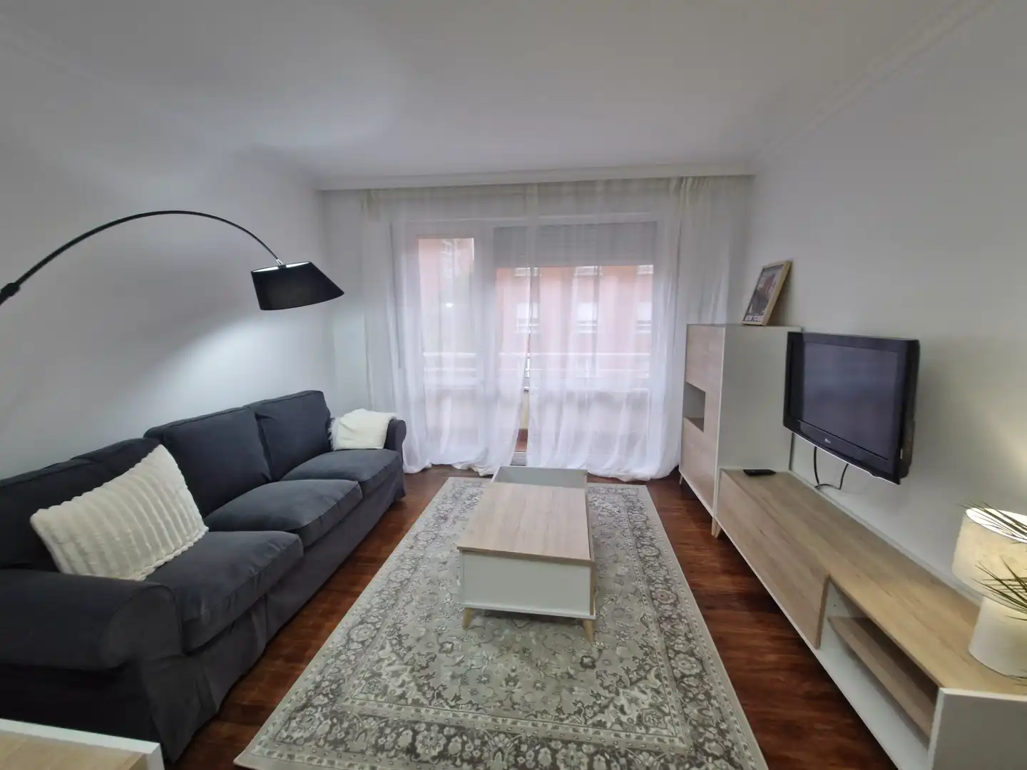 Sala de estar de Piso de alquiler en Bilbao  con Calefacción, Parquet y Amueblado