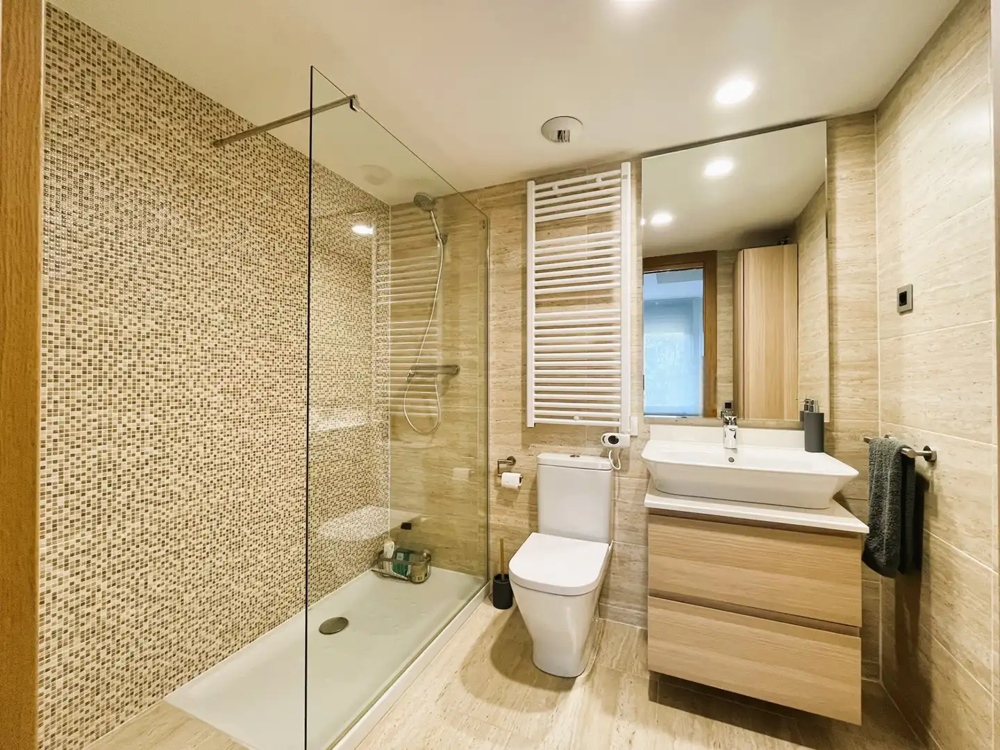 Baño de Piso en venta en Mollet del Vallès con Aire acondicionado, Calefacción y Parquet