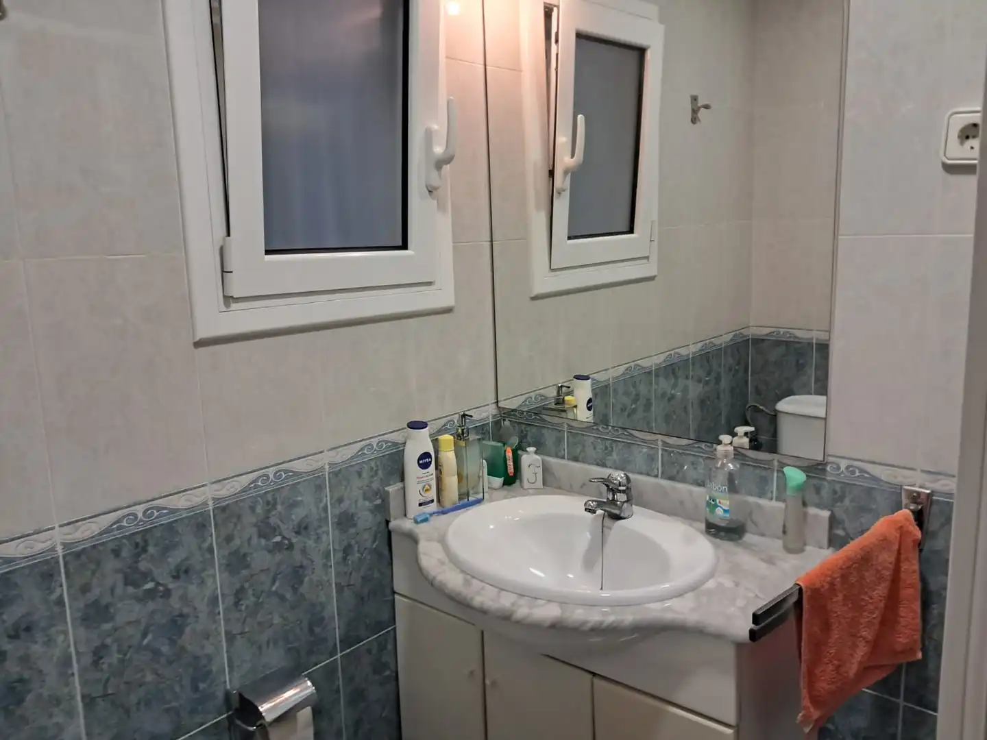Baño de Piso en venta en L'Hospitalet de Llobregat con Aire acondicionado y Calefacción